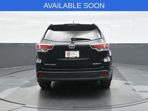 Midnight Black Metallic 2016 Toyota Highlander XLE