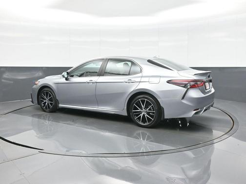 Celestial Silver Metallic 2023 Toyota Camry SE