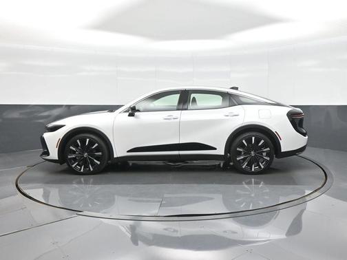 Oxygen White with Black bi-tone 2026 Toyota Crown Platinum