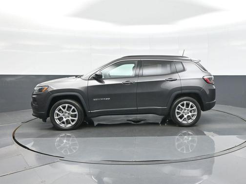 Granite Crystal Metallic Clearcoat 2023 Jeep Compass Latitude Lux