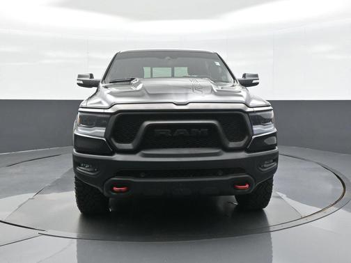Diamond Black Crystal Pearlcoat 2020 RAM 1500 Rebel