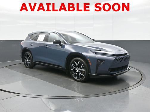 2025 Toyota Crown Signia XLE