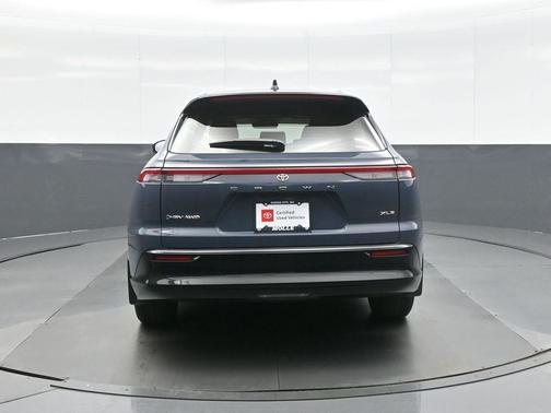 2025 Toyota Crown Signia XLE