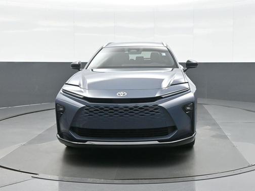 2025 Toyota Crown Signia XLE