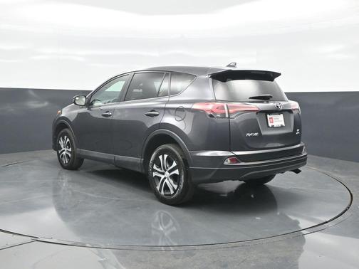 Magnetic Gray Metallic 2018 Toyota RAV4 LE