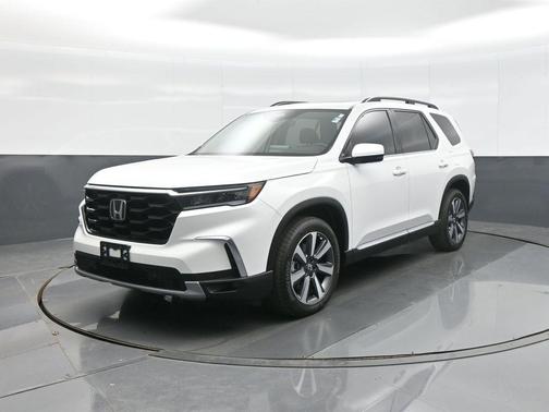 2025 Honda Pilot Touring 8-Passenger