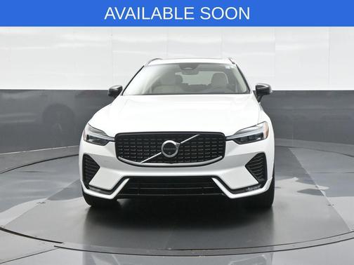 Crystal White Metallic 2025 Volvo XC60 B5 Ultra