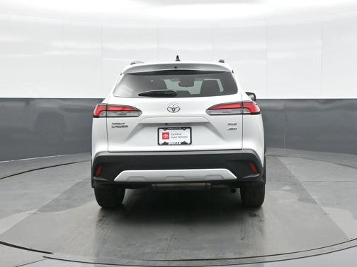 2025 Toyota Corolla Cross XLE