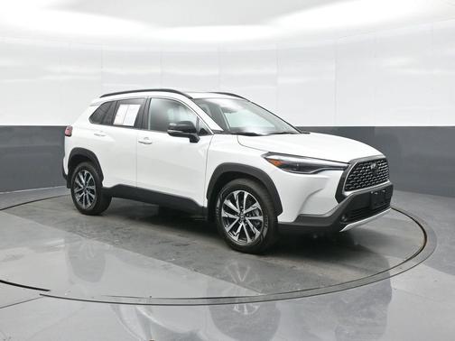 2025 Toyota Corolla Cross XLE