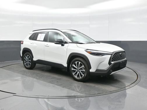 2025 Toyota Corolla Cross XLE