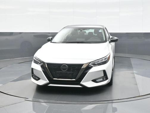 Aspen White/Super Black 2020 Nissan Sentra SR