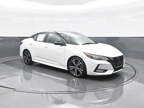 Aspen White/Super Black 2020 Nissan Sentra SR