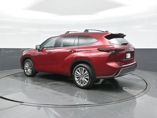 2025 Toyota Highlander Platinum