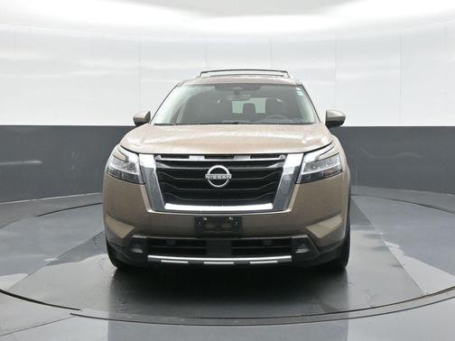 Baja Storm 2024 Nissan Pathfinder Platinum 4WD