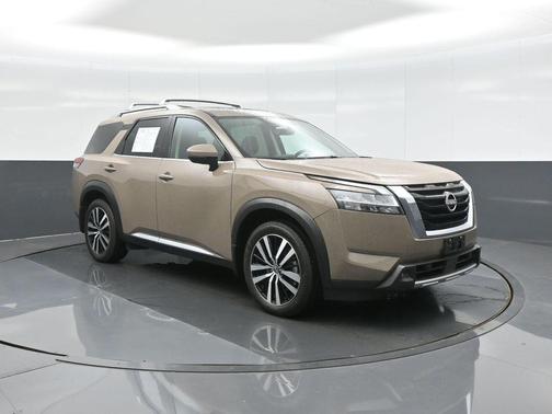 Baja Storm 2024 Nissan Pathfinder Platinum 4WD