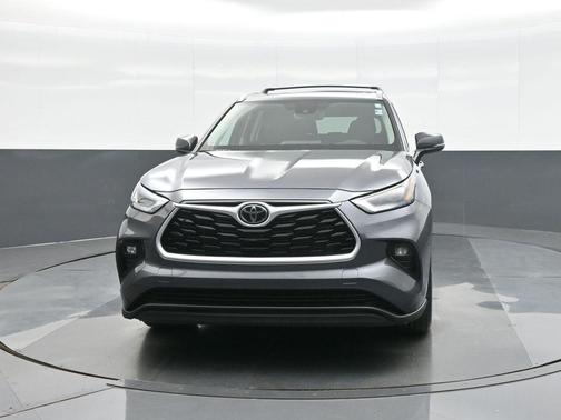 Magnetic Gray Metallic 2023 Toyota Highlander XLE
