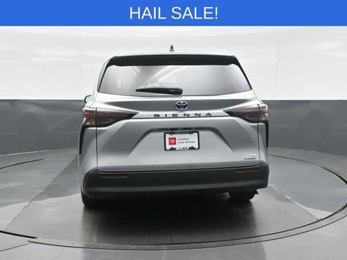 2024 Toyota Sienna LE