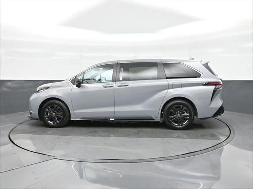 2024 Toyota Sienna XSE 7 Passenger