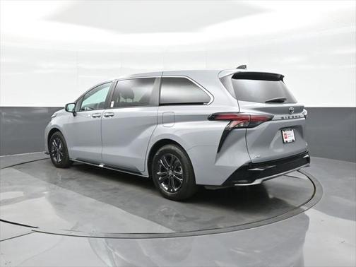 2024 Toyota Sienna XSE 7 Passenger