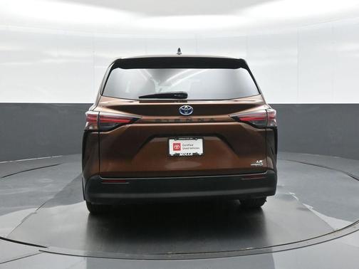 Sunset Bronze Mica 2021 Toyota Sienna LE