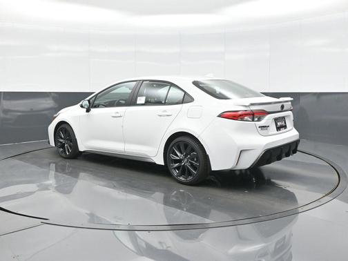 Ice Cap 2026 Toyota Corolla SE