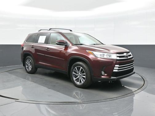 Ooh La La Rouge Mica 2019 Toyota Highlander XLE