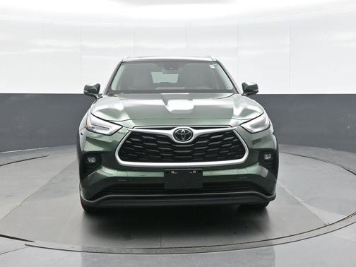 2025 Toyota Highlander Hybrid XLE