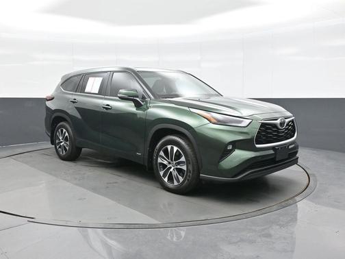 2025 Toyota Highlander Hybrid XLE