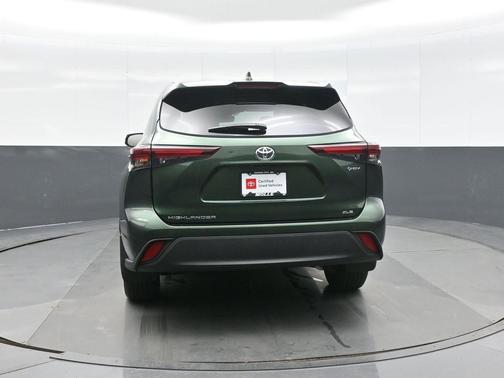 2025 Toyota Highlander Hybrid XLE