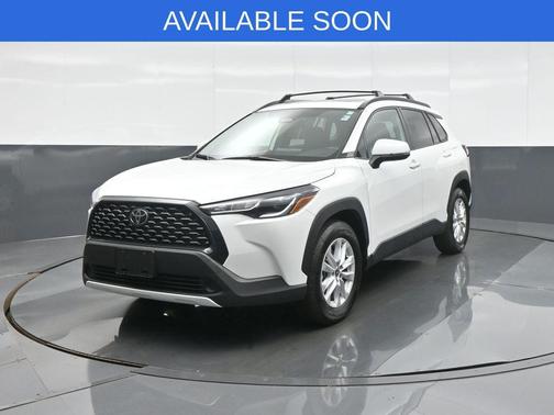 Pearl 2023 Toyota Corolla Cross LE