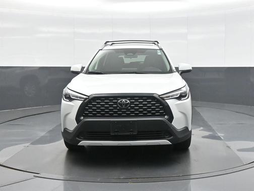 Pearl 2023 Toyota Corolla Cross LE