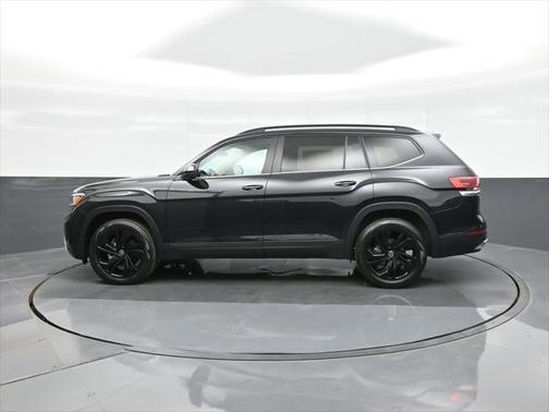 2022 Volkswagen Atlas 3.6L SE w/Technology