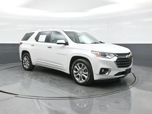 Iridescent Pearl Tricoat 2018 Chevrolet Traverse Premier