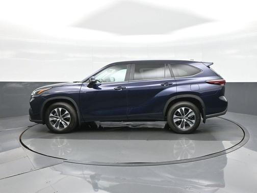 2025 Toyota Highlander XLE
