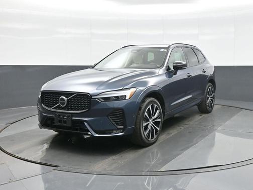 2024 Volvo XC60 B5 Plus Dark Theme