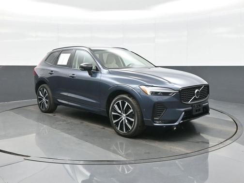 2024 Volvo XC60 B5 Plus Dark Theme