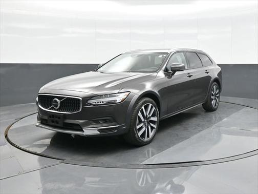 2021 Volvo V90 Cross Country T6