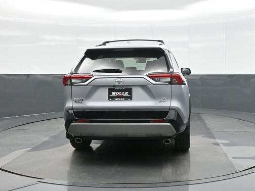 2025 Toyota RAV4 Hybrid SE