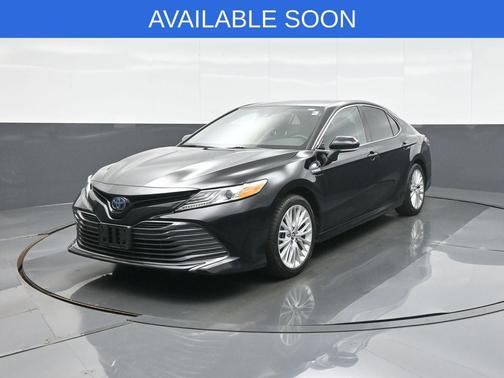 Midnight Black Metallic 2020 Toyota Camry Hybrid XLE