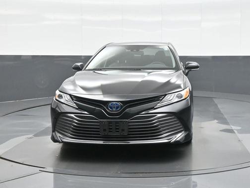 Midnight Black Metallic 2020 Toyota Camry Hybrid XLE