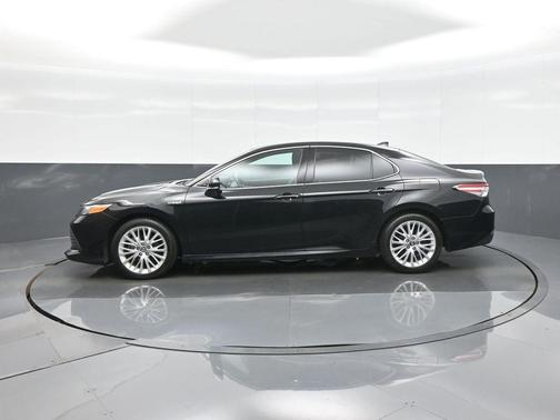 Midnight Black Metallic 2020 Toyota Camry Hybrid XLE