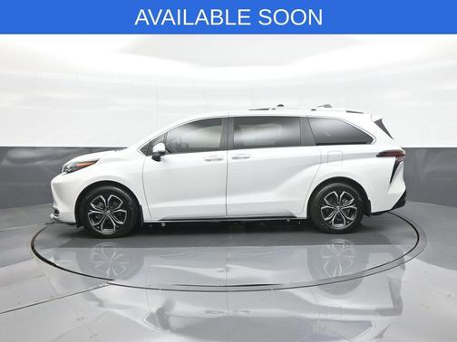 Wind Chill Pearl 2025 Toyota Sienna Platinum
