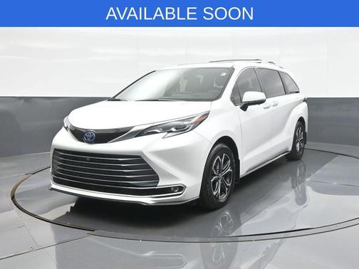 Wind Chill Pearl 2025 Toyota Sienna Platinum