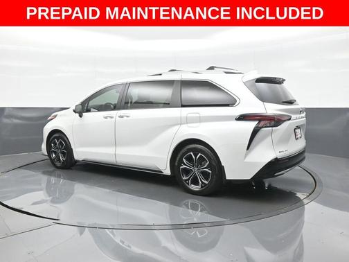 Wind Chill Pearl 2025 Toyota Sienna Platinum