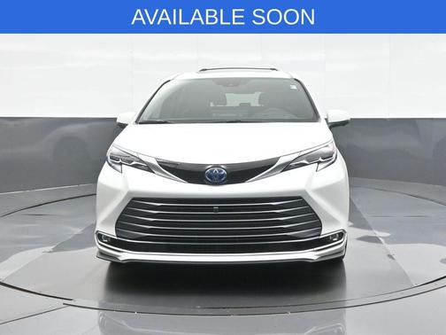Wind Chill Pearl 2025 Toyota Sienna Platinum