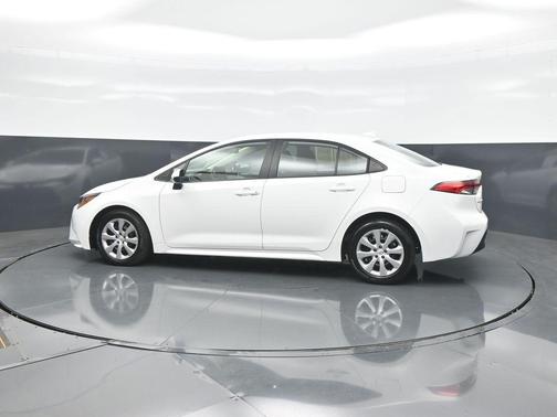 Ice 2026 Toyota Corolla LE