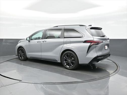 2024 Toyota Sienna XSE 7 Passenger
