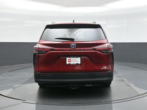Ruby Flare Pearl 2022 Toyota Sienna LE