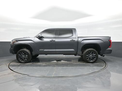 2023 Toyota Tundra Hybrid Platinum