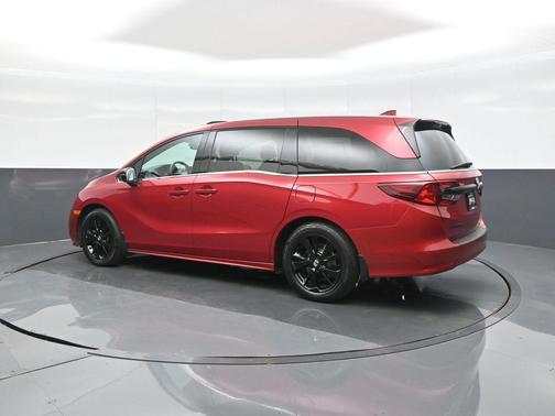 Radiant Red Metallic II 2024 Honda Odyssey Sport
